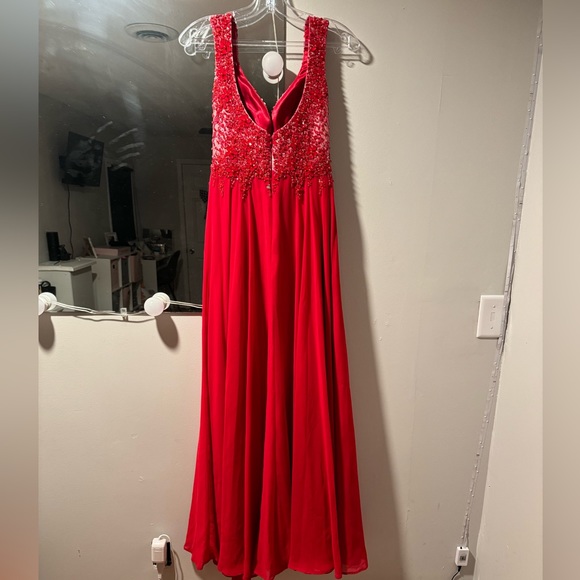 red prom dress - Picture 3 of 3